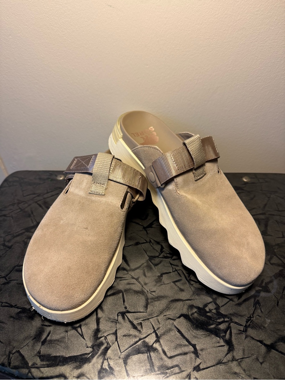 Sorel Suede Slip-On Clog Mule in Taupe women’s size 8